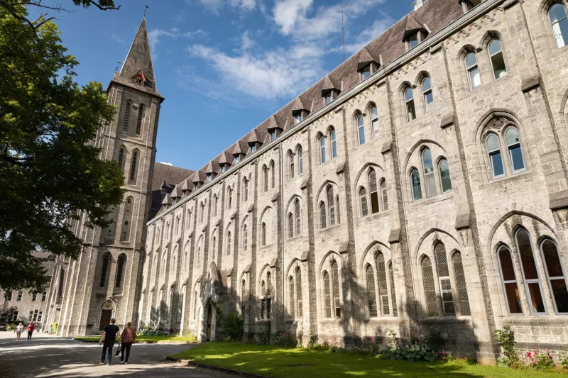 au plaisir maison d'hôtes ludique et insolite Hastière Dinant Namur Belgique Cluedo B&B