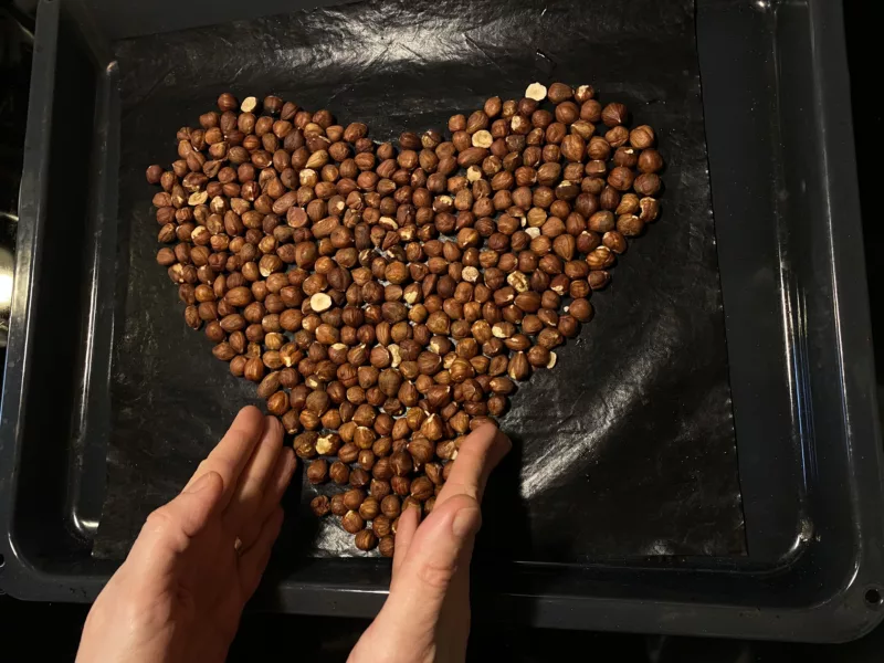 Petit déjeuner fait maison de produits naturelau plaisir maison d'hôtes ludique et insolite Hastière Dinant Namur Belgique Cluedo B&B